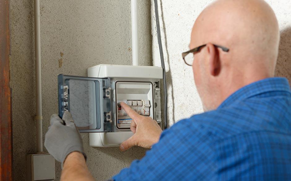 technicien électricien Élancourt